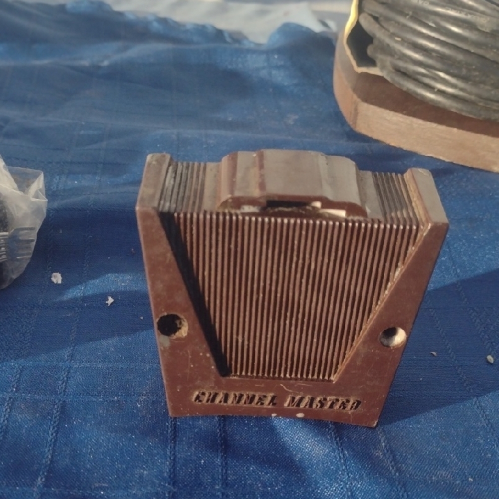 Bakelite Master Brown Two Set Coupler